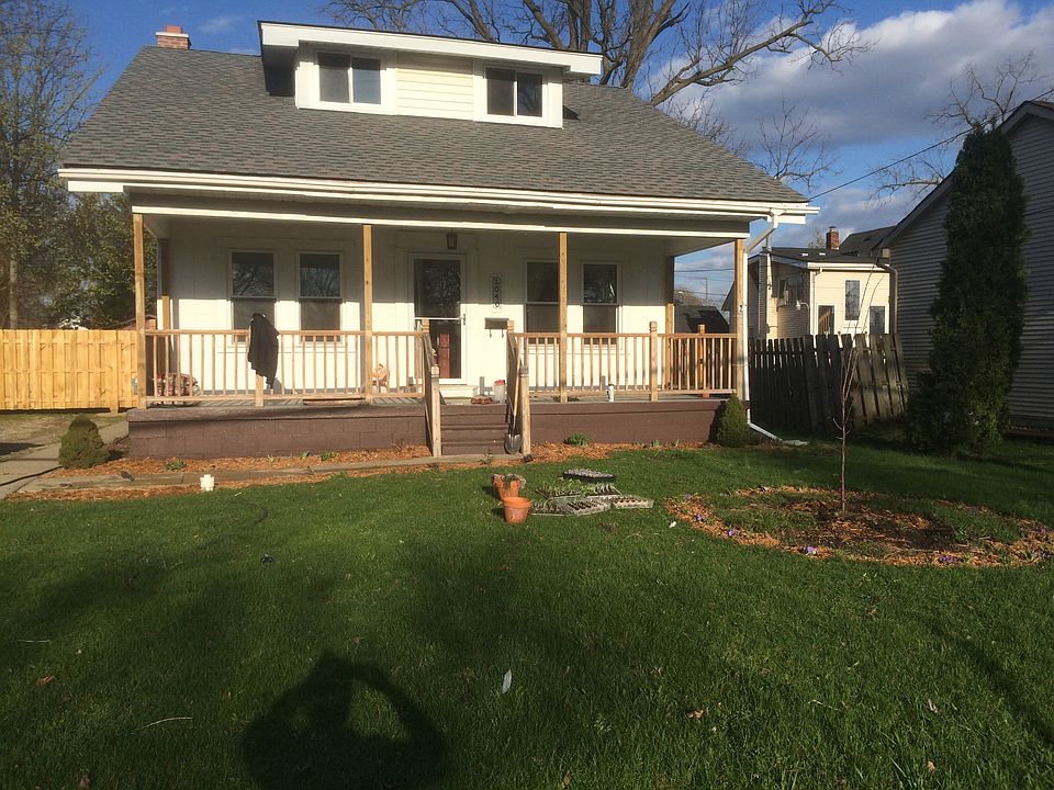 1st image of 1040 N Mill St