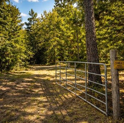 5th image of 200 Spring Ridge Rd