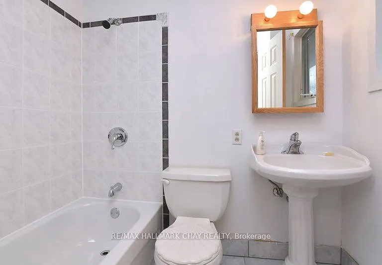 18 Elm St #B — Photo 2