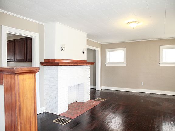 5th image of 109 E Hillcrest Ave