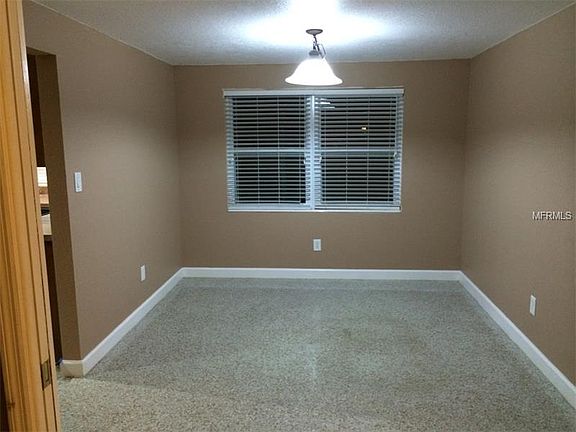3rd image of 2301 Oak Dr