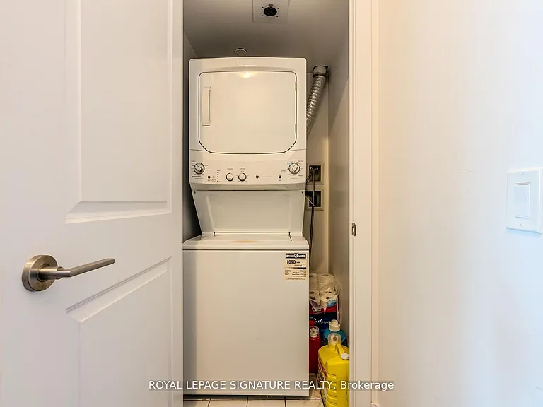 1215 Bayly St #Penthouse 206 — Photo 19