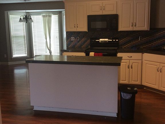 5th image of 1525 Melissa Ln