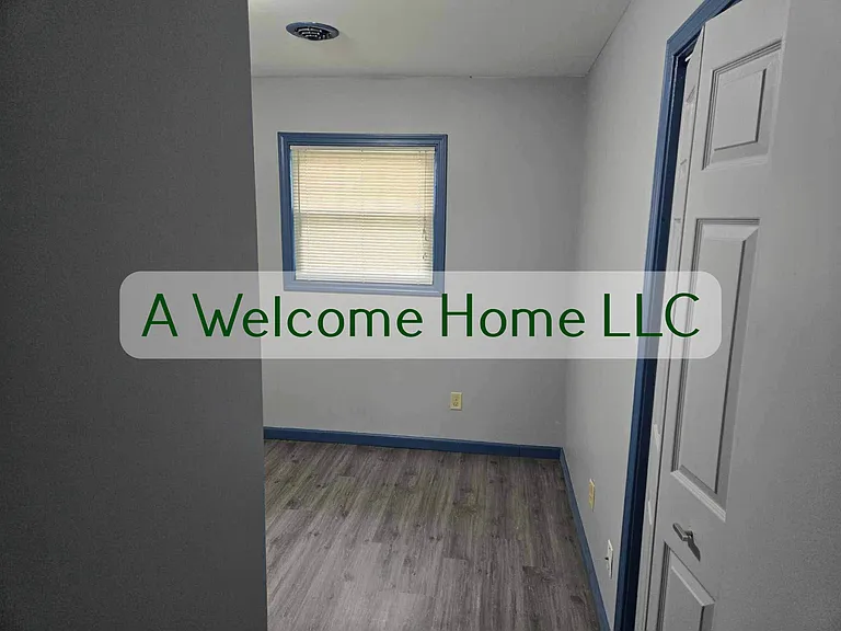 314 Edgeknoll Ln — Photo 5