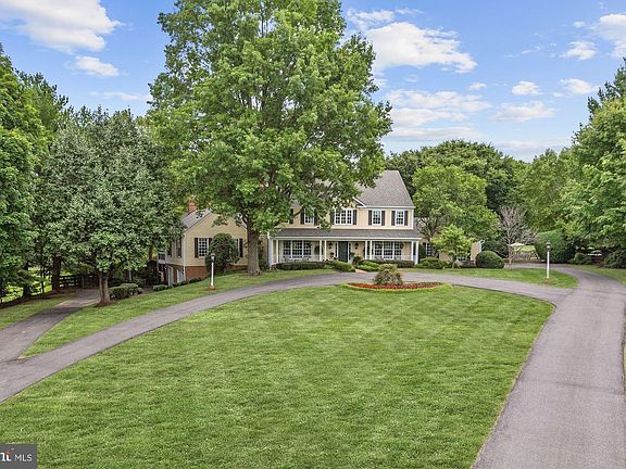 3rd image of 13427 Haddonfield Ln