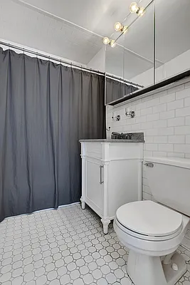 Sold by Cooper & Cooper Real Estate | media 18