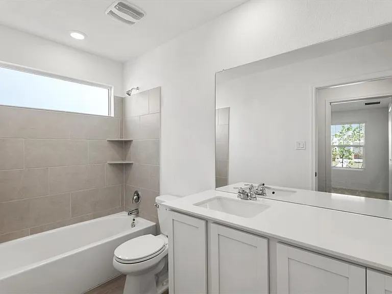 104 Donnington Dr — Photo 14