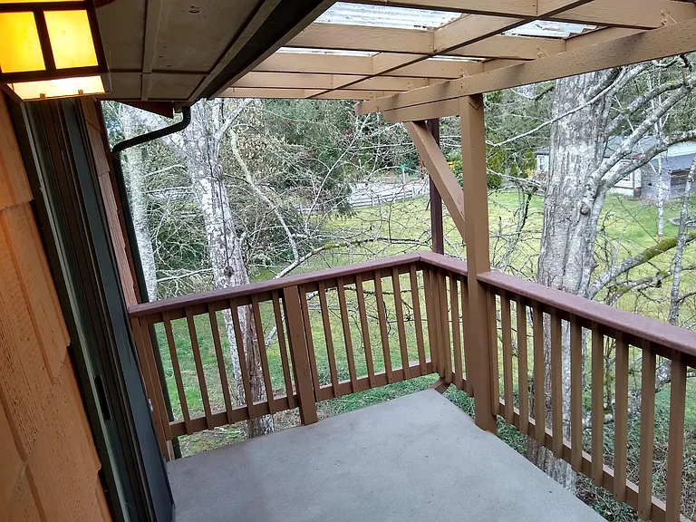 601 Sutton Ln — Photo 13