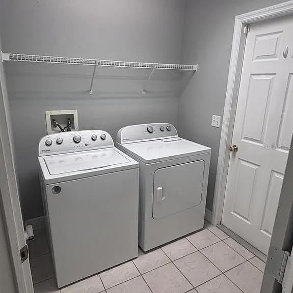 1004 Chateau Cir — Photo 34