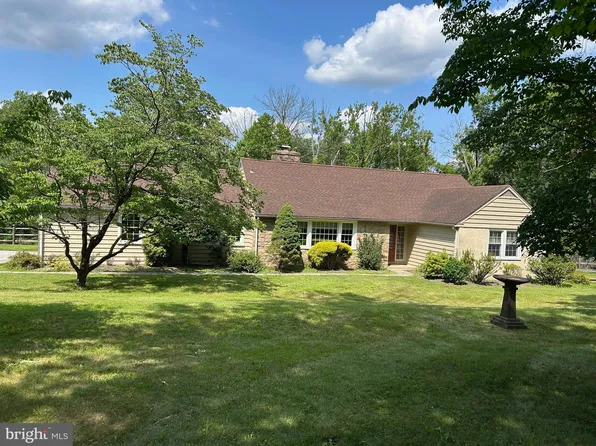 327 Skippack Pike, Fort Washington, PA 19034