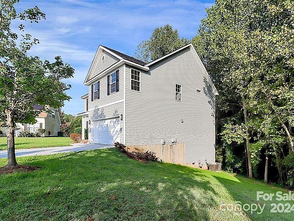 3rd image of 2225 Southwind Dr