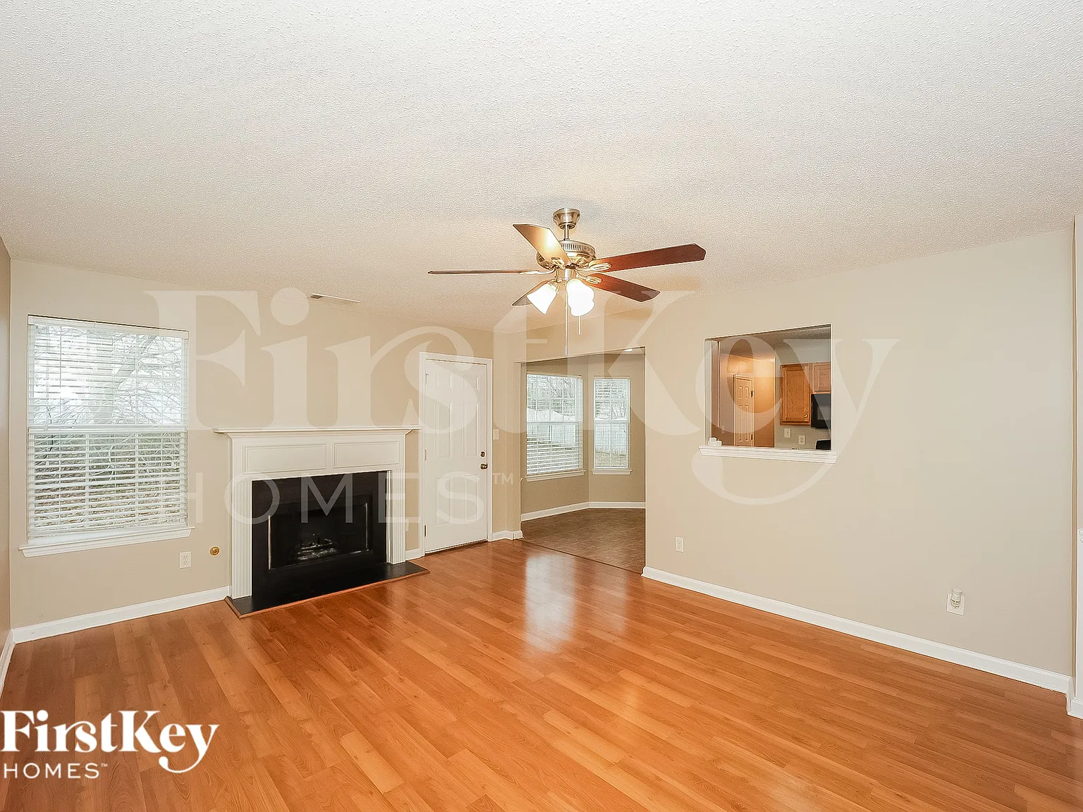 4 bed, 2.5 bath, 1844 sqft, $1,875 — Photo 3