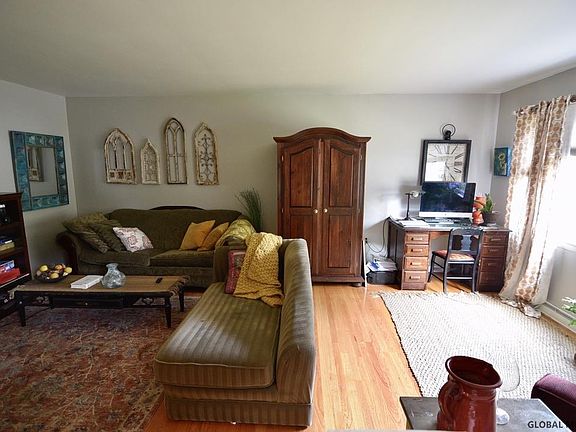 3rd image of 15 Crommelin Dr