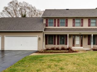 534 Dempsey Pl, Geneva, IL 60134