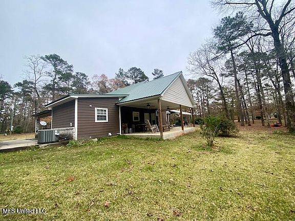 4th image of 2171 Emerald Ln