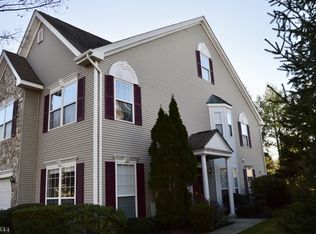 15 Dorchester Dr, Basking Ridge, NJ 07920