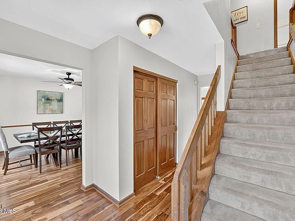2nd image of 6845 Ramblehurst Rd