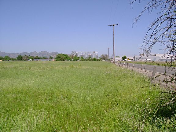 View North on Acacia Ave