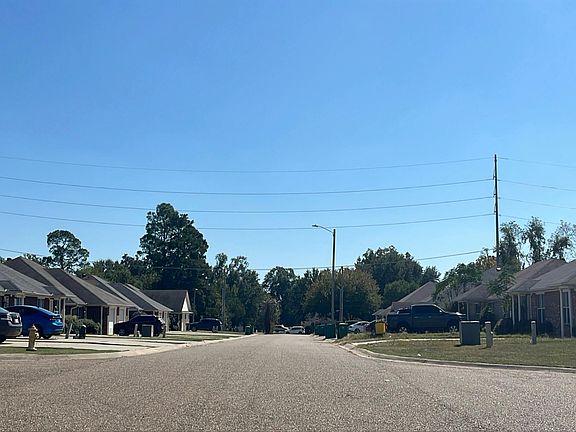 5th image of 4308 Magnolia St