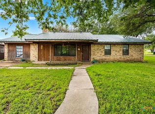 401 N 14th St, Buckholts, TX 76518