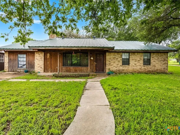 401 N 14th St, Buckholts, TX 76518