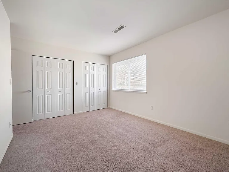 Windsor Hills Apartments — Photo 81