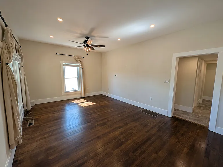 30 Woodrow Ave — Photo 6
