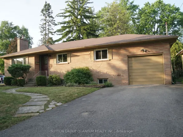2395 Edenhurst Dr, Mississauga, ON L5A 2L1
