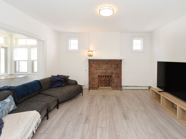 6 Glen St APT 1