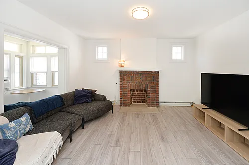 6 Glen St #1 Photo 1