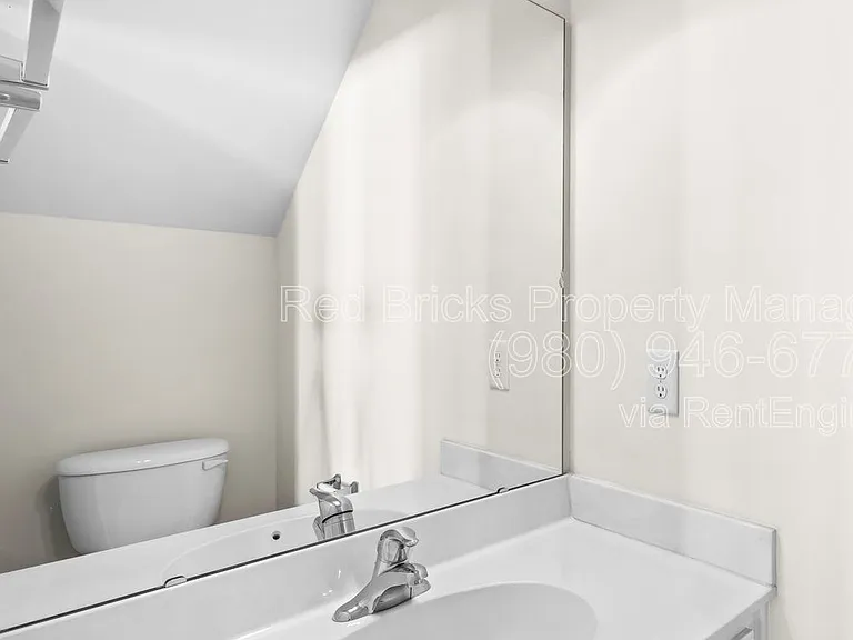 8911 Kirkley View Ct — Photo 11