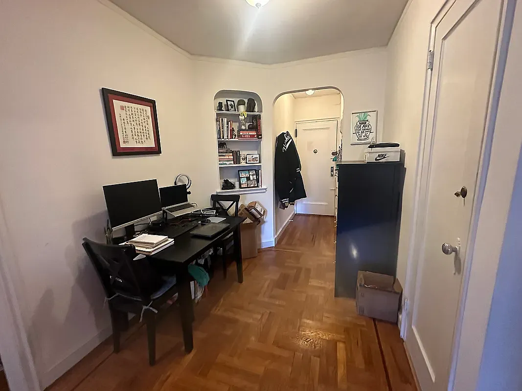 208 East 28th Street — Photo 4
