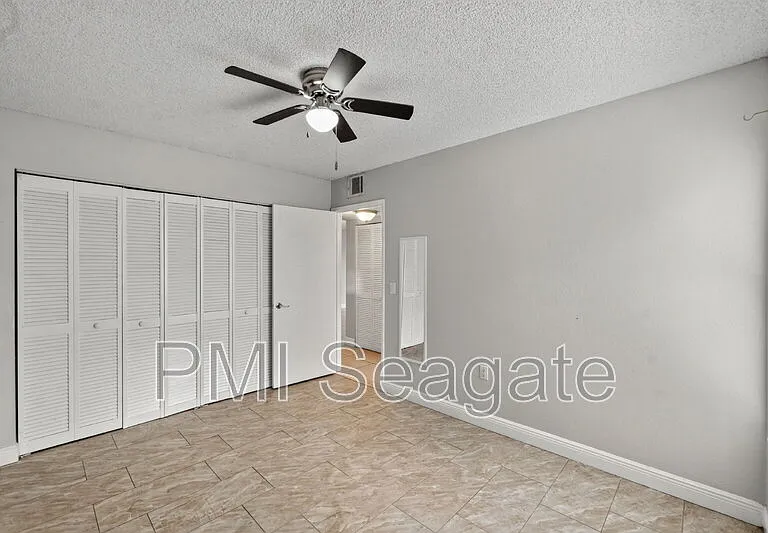 1543 Lake Crystal Dr #G — Photo 20