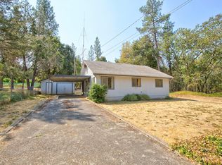 2895 Hamilton Ln, Grants Pass, OR 97527