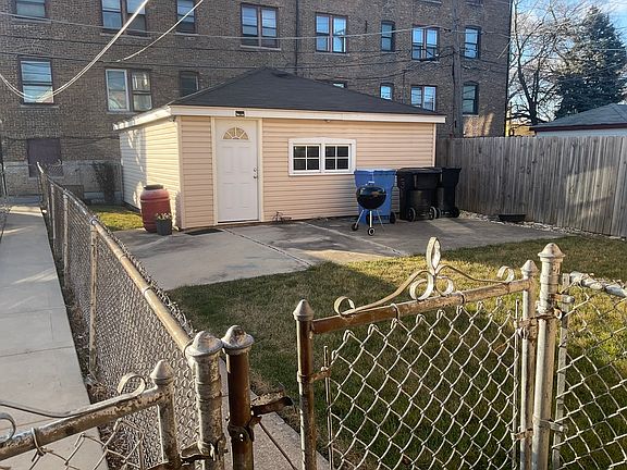 3rd image of 10720 S Vernon Ave