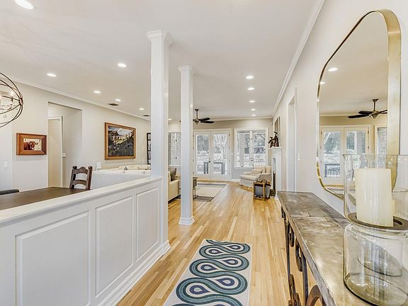 4th image of 18 Ehrlich Rd