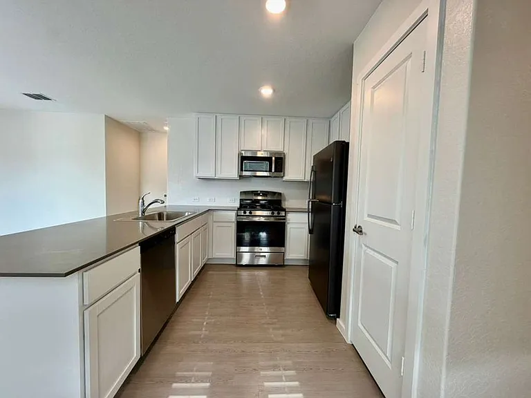 1402 Bertha Br — Photo 6