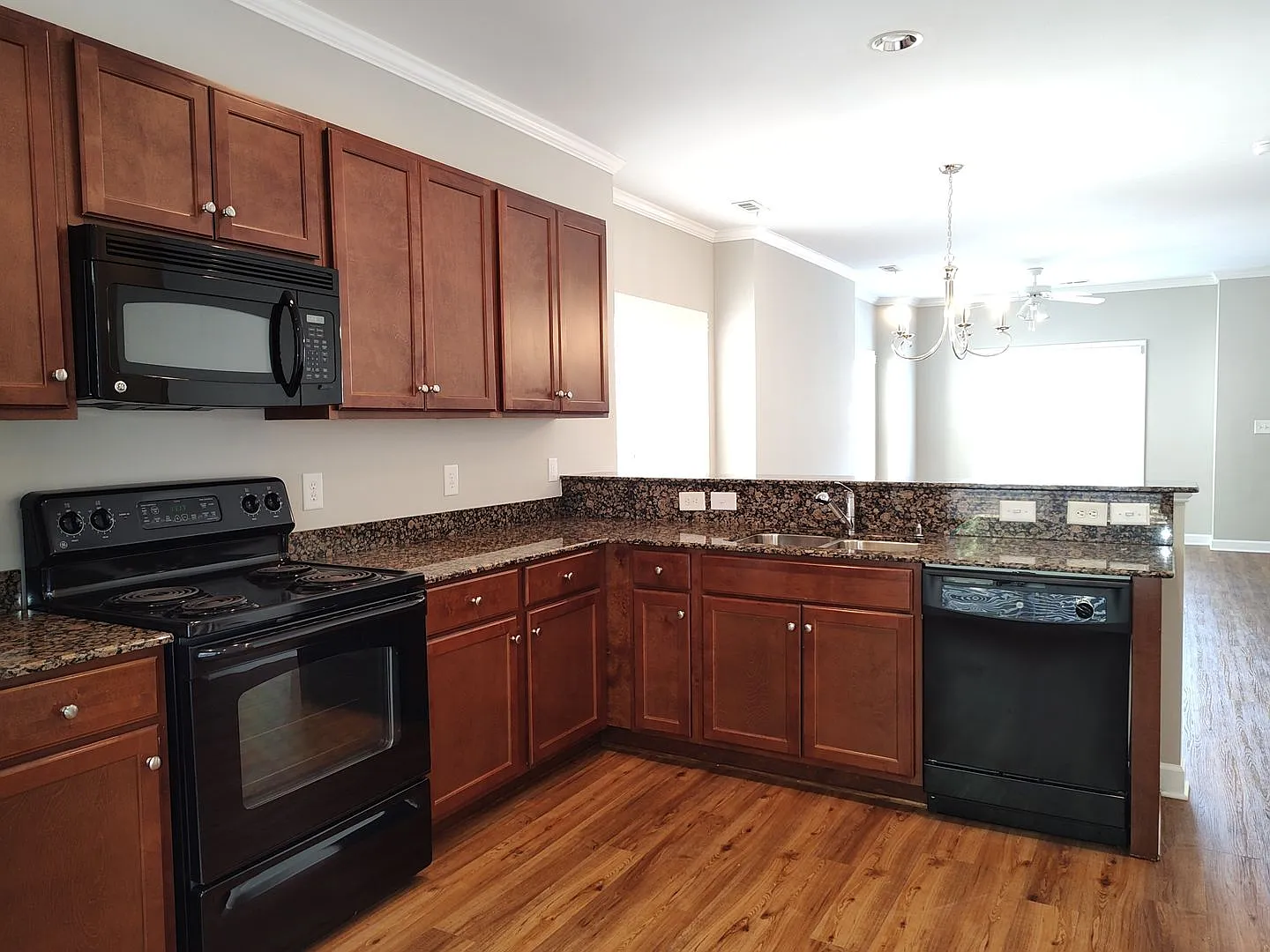 Corner Unit Townhome located in the Village Park Community! — Photo 3