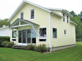 80 Smugglers Rd, Newport, VT 05855