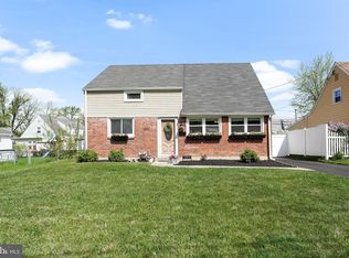 2301 Armstrong Ave, Holmes, PA 19043