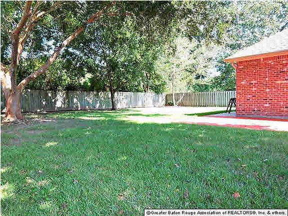 5th image of 18109 Glen Park Ave