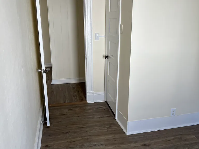 181 Rhodes St — Photo 13