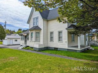 711 W Adams St, Iron River, MI 49935