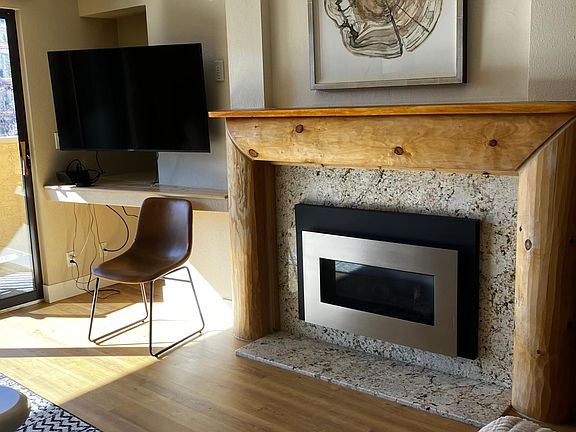 3rd image of 137 Benchmark Rd #512