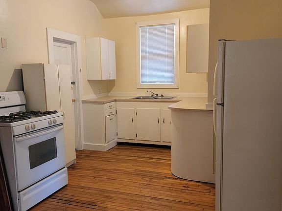 2nd image of 1027 6th Ave S #1