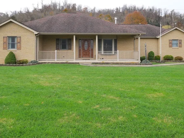 808 Elm St, Martins Ferry, OH 43935