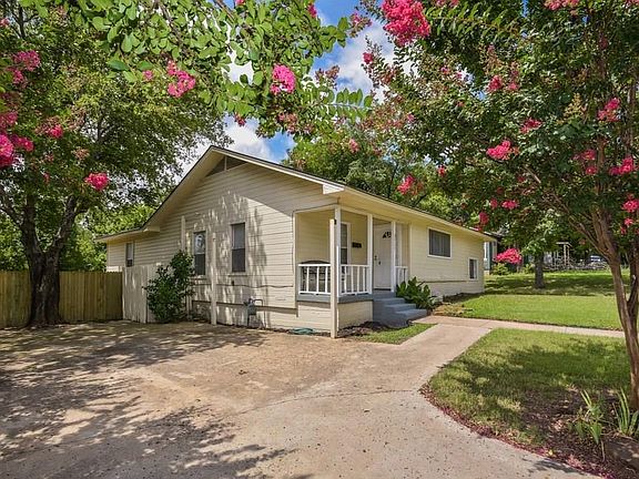 5th image of 2424 Stephen Lee Dr