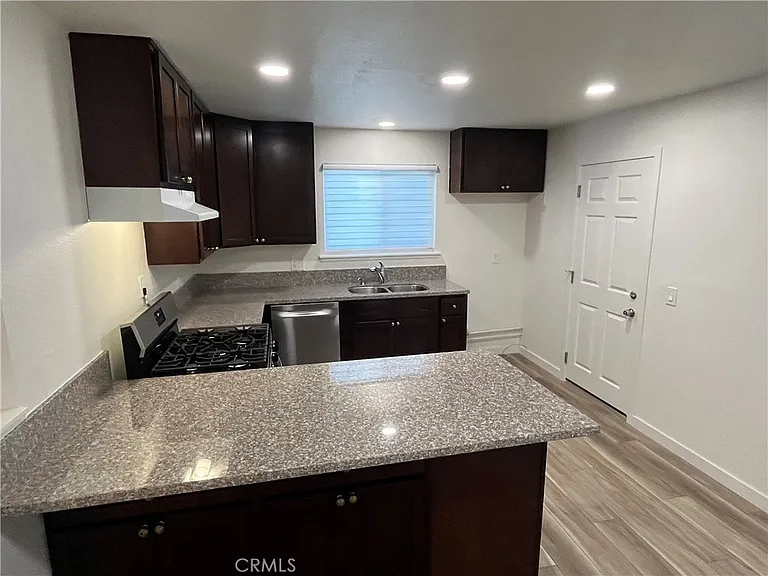 525 Twilight St — Photo 9