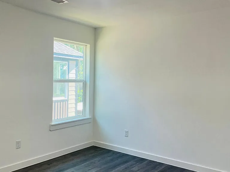 8414 Sandra St #B — Photo 10