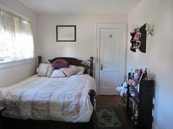 5th image of 30 Crittenden St
